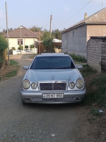 mersedes s klass: Mercedes-Benz E-Class: 2.4 l | 1998 il Sedan — 5