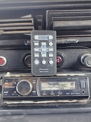 Pioneer maqnitofonu və pult - Model: Pioneer 9350 DEH seriyası