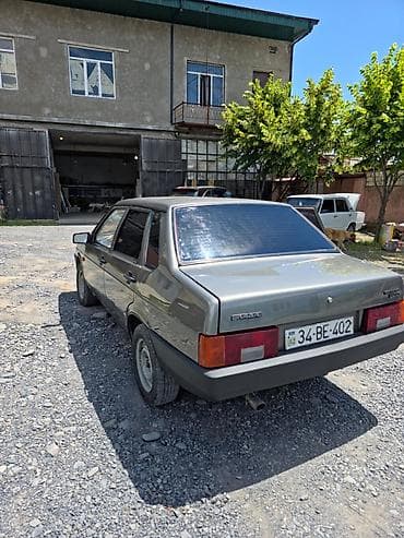 vaz qapi: VAZ (LADA) 21099: 1.5 l | 2000 il 517729 km Sedan — 4