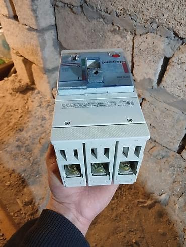 tol vuran usta: Legrand Elektrik avtomat, 3 faza — 4