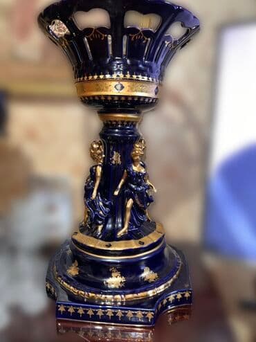 kalidor ucun alcipan fiqurlari: Bir vaza, Farfor — 1