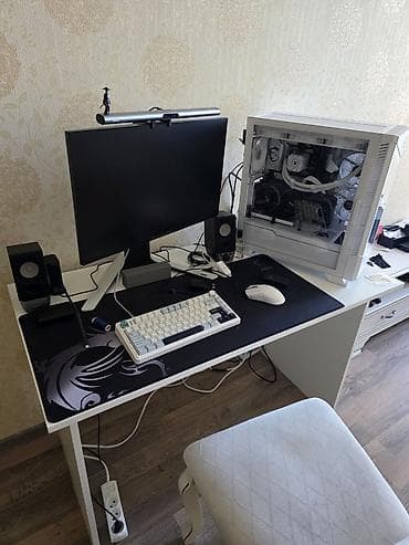 komputer dest: (Monitor və digər aksessuarlar ilə birlikdə 2890AZN) Kompyuter premium — 1