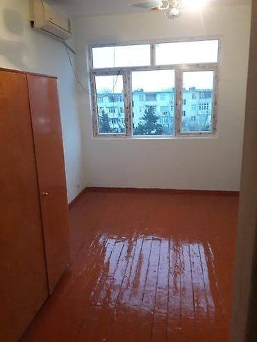 lerik evlər: Ecemide metronun düz yanında 3 otaqlı ev 5/4.400 manata makler haqqı — 5