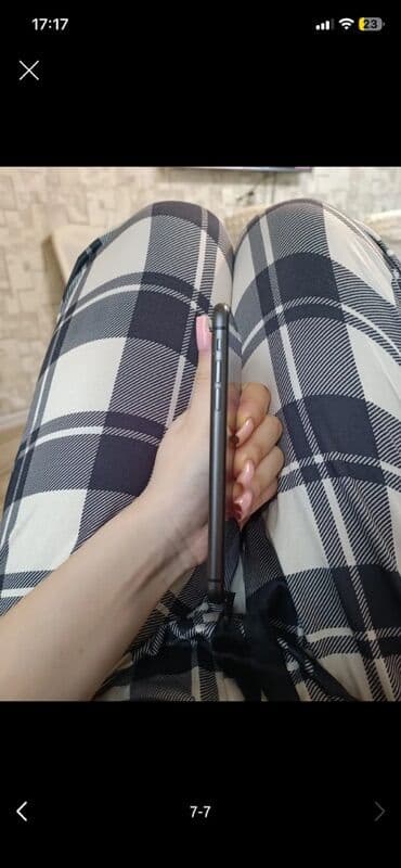 Apple iPhone: IPhone 11, 64 GB, Qara, Face ID — 7