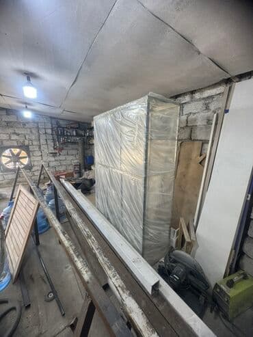 вешалки для магазина: Bu şüşəli vitrin mağazalar, sərgilər və ya kolleksiyaların nümayişi — 6