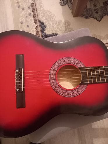valencia gitara: Akkustik klassik gitara – qırmızı-siyah “sunburst” rəng keçidi ilə — 2