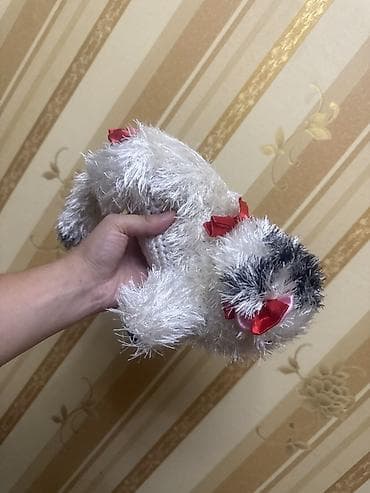 stranger things figur: Oyuncaq it – yumşaq plyuş - Model: uzanan pozada balaca it - Rəng — 1