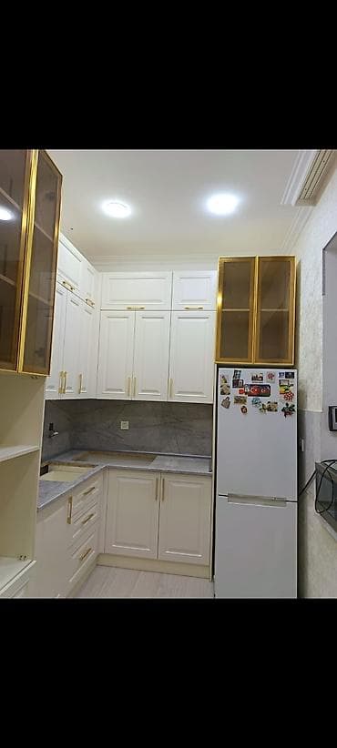 Ağ-qızılı tonlarda mətbəx mebeli dəsti - Klassik üslubda fasadlar: ağ lalafo.az -da Ağ-qızılı tonlarda mətbəx mebeli dəsti - Klassik üslubda fasadlar: ağ
