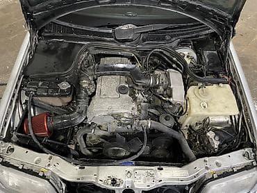 Mercedes-Benz C-Class: 2.2 l | 1994 il Sedan — 7