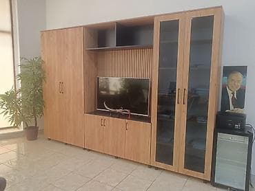Ofis mebeli: Məhsul: Ofis üçün mebel dəsti Tərkib: - Geniş iş masası: təbii ağac — 2