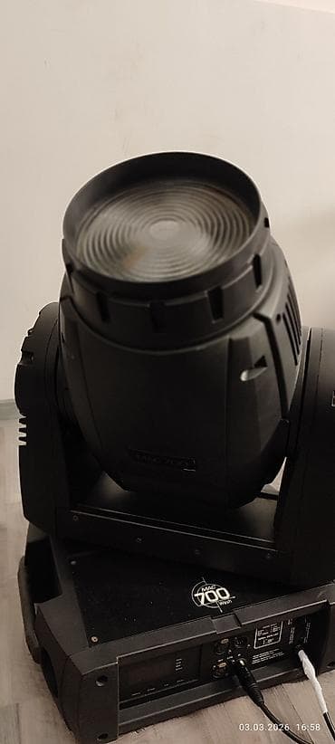 Məhsul: Martin MAC 700 Wash hərəkətli başlı səhnə proyektoru Təsvir — 2