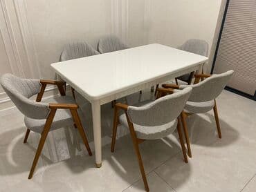 keslede heyet evleri: Masa desti_900azn 6eded stulla. 1heftedir alinib. Otaqa boyuk oldugu — 1