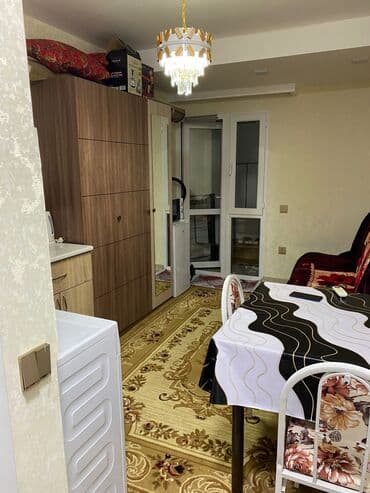 Studiya tipli mənzil (mətbəx-studiya) Təsvir: - Səliqəli, işıqlı