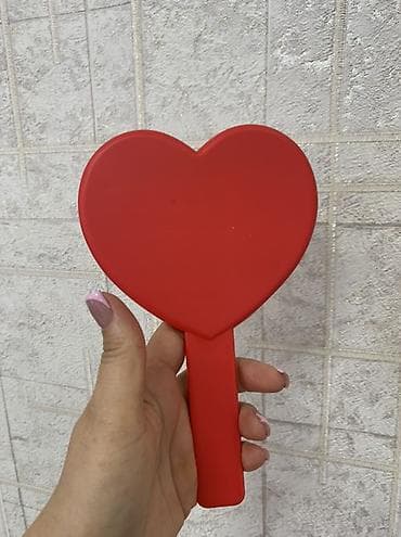 Ürünün adı: Ürək formalı saç fırçası və əl güzgüsü seti…………. Təsvir — 2
