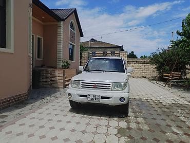 Mitsubishi Pajero: 1.8 l | 1998 il 350000 km Ofrouder/SUV