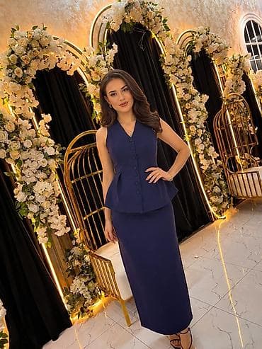ted baker: Tünd göy rəngli iki hissəli zərif dəst: - Üst: V-yaxa, düyməli, beldən — 1