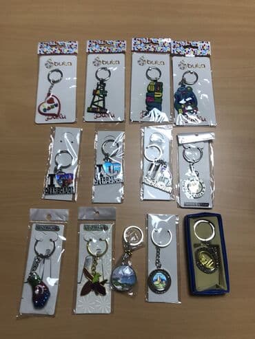 Müxtəlif çeşidli breloklar