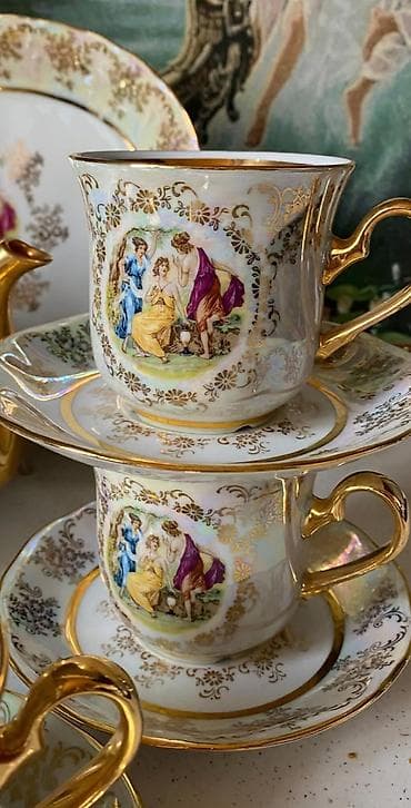 tatli un memulatlari gunesli: Nahar dəsti, rəng - Qızılı, Farfor, Çexiya — 8