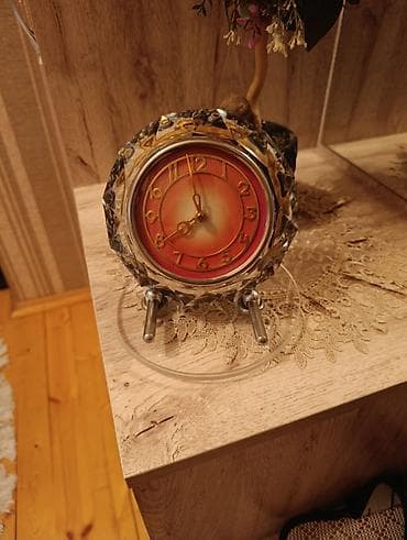 Masaüstü saatlar, Mexaniki, Saniyə əqrəbi