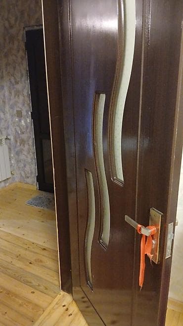 Qapı – daxili otaq qapısı - Material: ağac əsaslı (MDF/taxta), tünd — 3