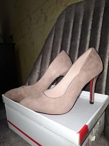 Ayaqqabi kablok sok ucuza verilir.120m yox 30m yox 20m bugun alana