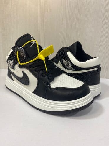 toxunma uşaq kedləri: Uşaq idman ayaqqabısı – aşağı kəsimli dizayn - Rənglər: qara-ağ və — 5