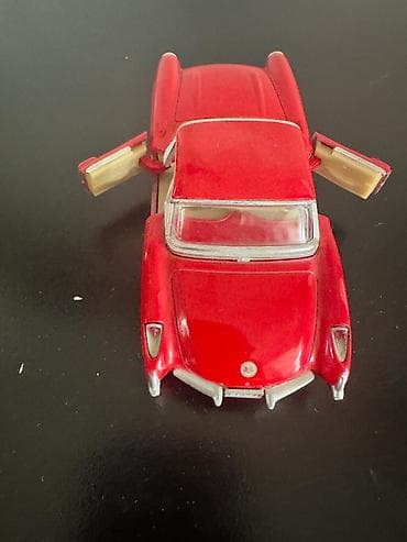 Qırmızı 1957 Chevrolet 
Oyuncaq maşın. Heç kim oynamayıb, yeni qalıb — 3