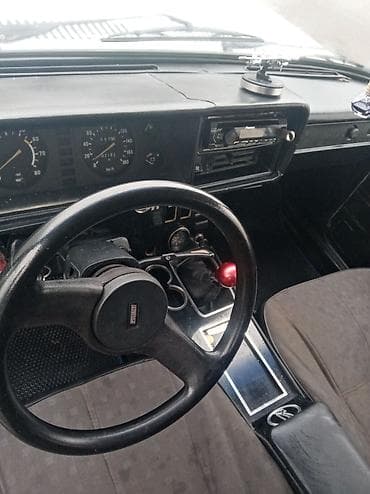 Продажа авто: Lada 2107 sedan - Kuzov: ağ rəng, klassik 2107 arxa optikalar və xrom — 4