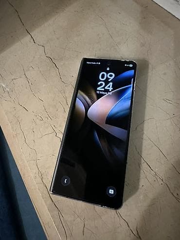 huawei p smart 2019 ekran: Samsung Galaxy Z Fold 4, rəng - Boz, Simsiz şarj — 1