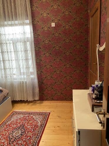 yeni günəşlidə satılan evlər: Fərdi yaşayış evi, iki mərtəbəli, geniş həyəti və terraslı. Evin — 17