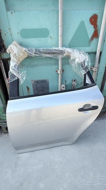 Sağ arxa, Kia Ced, 2012 il, Almaniya, Ünvandan götürmə, Ödənişli çatdırılma, Rayonlara çatdırılma