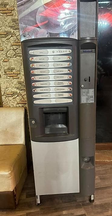 Restoran, kafe avadanlığı: Kod 2442 Qəpiklə işliyən kofe aparati satilir 2000 azn Unvan Mərdəkan — 1
