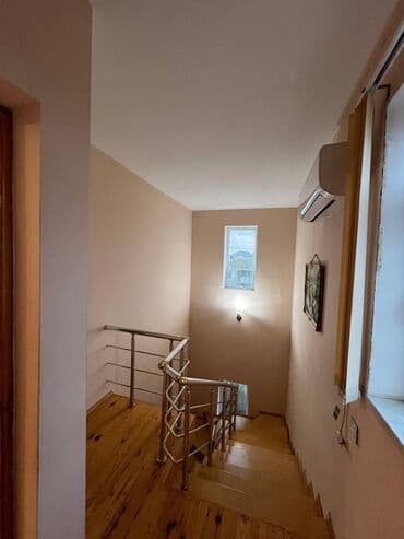 nugedi 2 kiraye evler: Geniş və işıqlı otaqlar, taxta döşəmələr və pəncərələrdə jalüz — 9