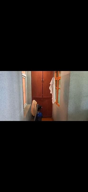 4 otaqlidi bina evi satilir - Geniş qonaq otağı üçün uzun yemək — 10