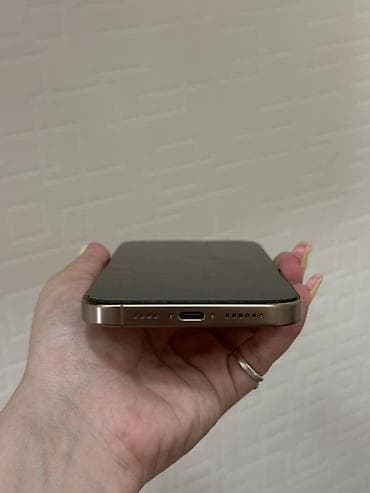 ıphone 16 e: IPhone 16 Pro Max, Qızılı, Simsiz şarj — 5