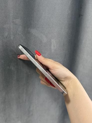 ipad mini 8: IPhone 15 Pro Max, 256 GB, Natural Titanium, Barmaq izi, Face ID — 4