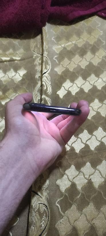 ref iphone: IPhone 11 Pro, 256 GB, Face ID — 6