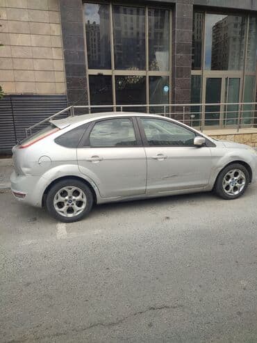 4 göz mercedes e 240: Ford Focus: 1.6 l | 2010 il 251000 km Hetçbek — 4