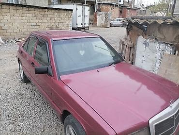 Mercedes-Benz 190 (W201): 2 l | 1993 il Sedan