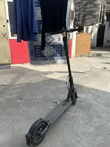 Musiqi alətləri: İşlənmiş Elektrik samokat ≤ 5", 351 - 500 Vt, 16 - 25 km/s, Ünvandan götürmə — 1