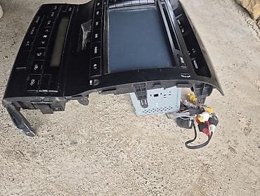 toxum: Toyota Land Cruiser 200 üçün multimedia və iqlim idarəetmə paneli — 3