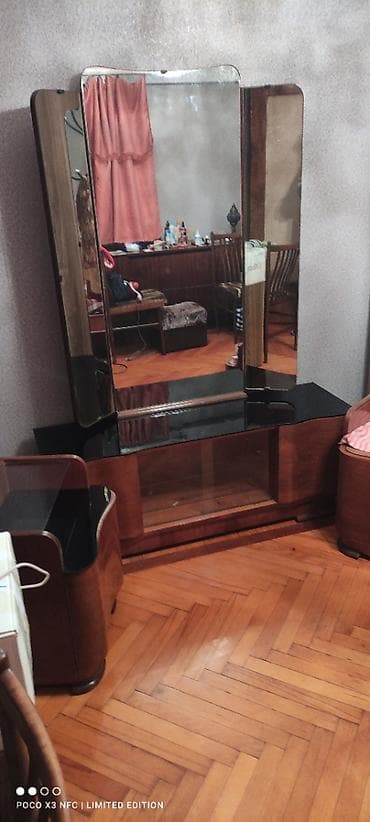 modern metbex mebelleri: Trelyaj qatdalanan qüzqülu trumo və iki ədəd tumboçkalar. Təmiz qoz — 3