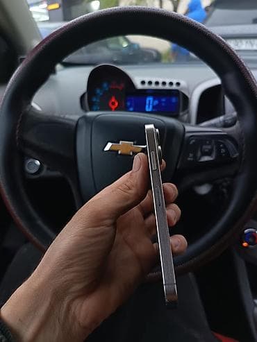 apl: IPhone X, 256 GB, Natural Titanium — 6