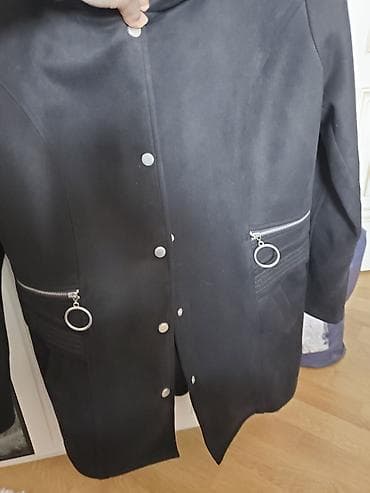 hamam papagi: Beril qadın üst geyimi – qara rəngli, kapüşonlu, önü düyməli — 4