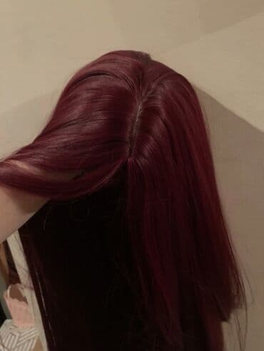 YENİ PARİK. İSTİFADE OLUNMAYİB. ETİKETİ DE USTUNDEDİR. TEBİİ SAÇ