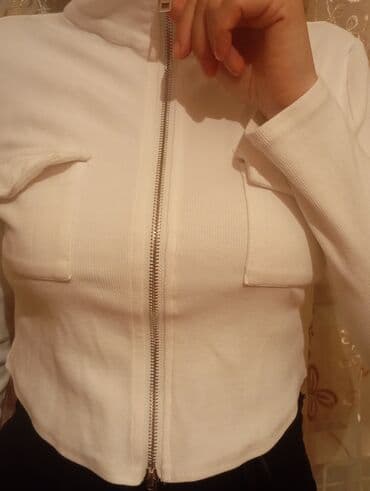 женские зимние спортивные костюмы: Qadın geyim dəsti – ayrı-ayrı hissələr şəklində 1) Ağ qısa uzunluqda — 1