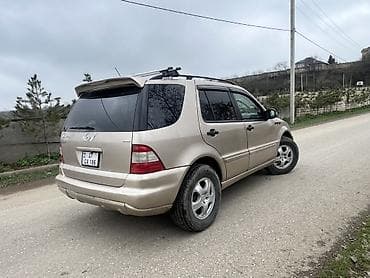 Mercedes-Benz ML 320: 3.2 l | Ofrouder/SUV