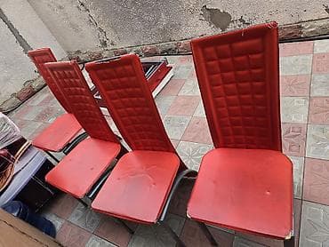 usaq stolu: Mətbəx üçün, Açılmayan, Kvadrat masa, 4 stul — 4