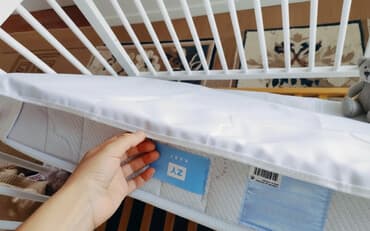 taxt döşəkləri: Uşaq Döşəkləri üçün Maye Keçirməyən Döşəküzü. Ölçü 70×1.40. Türkiyə — 2