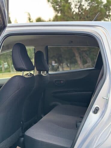 220 mator: Toyota Vitz: 1.3 l | 2012 il Hetçbek — 4